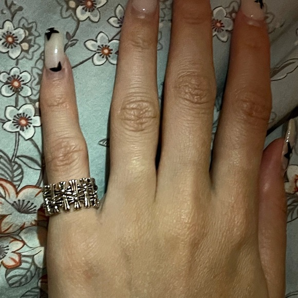 Vintage Style Chrome Victorian Ring Adjustable Goth - Rock - Hearts Jewelery - Picture 3 of 3